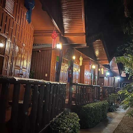 Riverside Retreat Sukhothai Guest House Exterior photo
