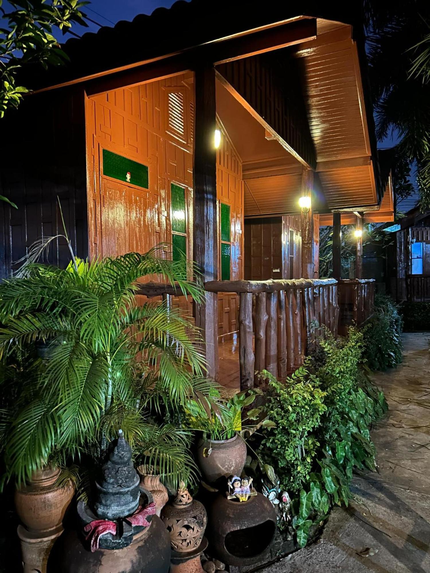 Riverside Retreat Sukhothai Guest House Exterior photo